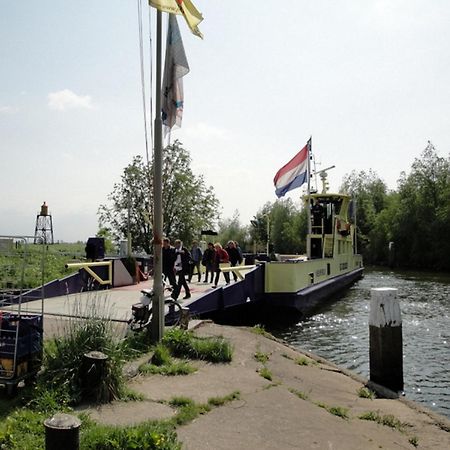 Zuid-Beijerland Bed And Breakfast De Dijk المظهر الخارجي الصورة
